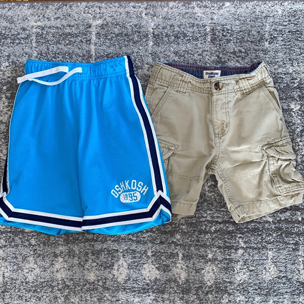 2 Pairs of Boy’s Oshkosh Shorts 4T-Khaki Cargo